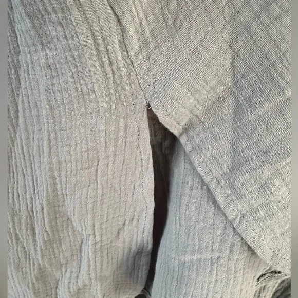 GeeGee Sage Gauze Tunic Size: 1XL - Picture 3 of 8
